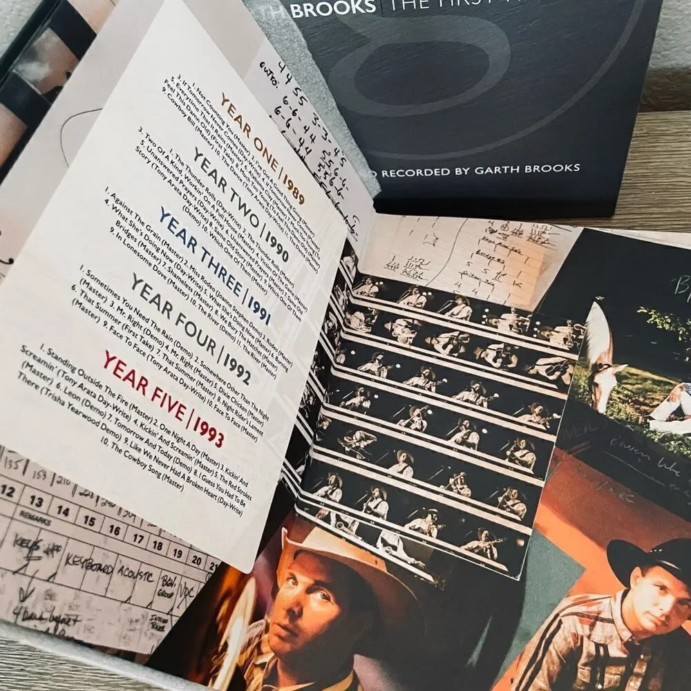 Garth Brooks The Anthology Part 1 Collector Book